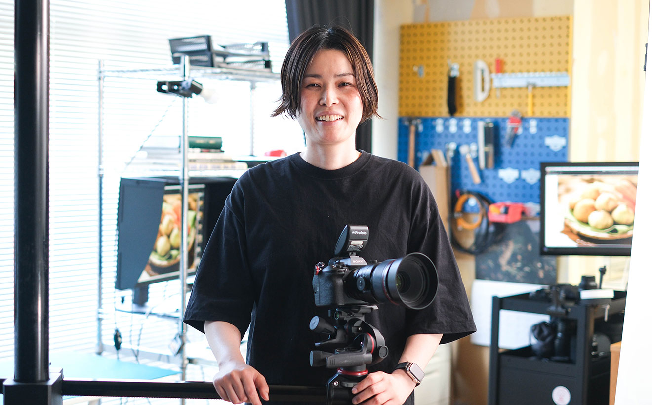 Oisixのフォトグラファーでありながら、個人の写真家としても個展を開催。両方に本気で取り組む理由とは